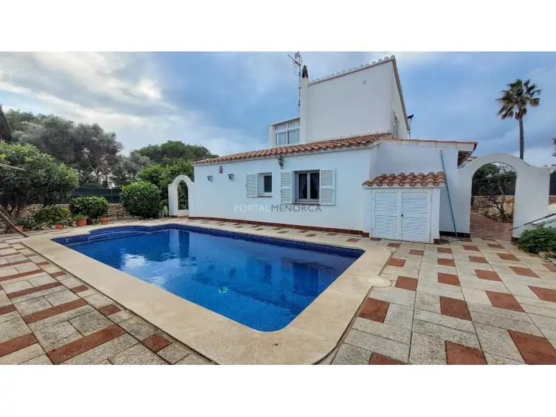 Chalet en Venta Menorca con Calefaccion Central y Piscina