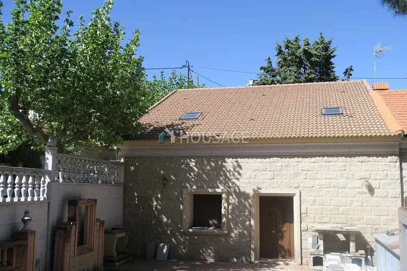 Villa en venta en El Escorial centro 280m2