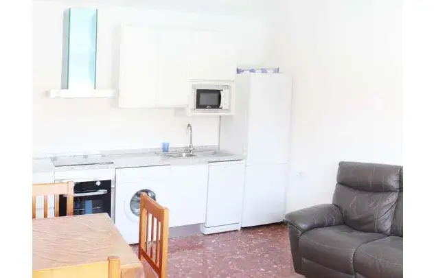 Apartamento 4 Dormitorios Granada 85m2 Amueblado