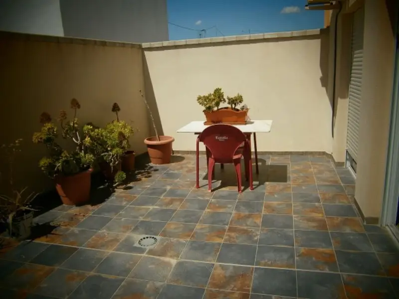 Adosado en Monóvar con Garaje Doble, Terraza y Excelentes Calidades