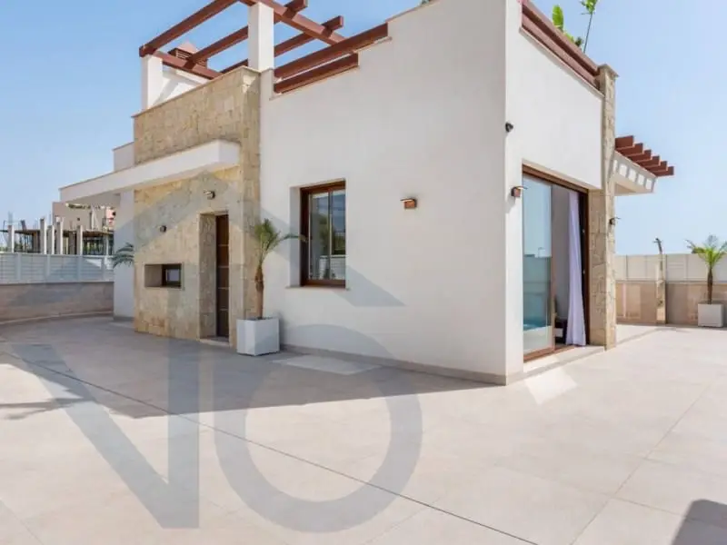 Chalet en Vera Playa a 200m  3 dormitorios 2 baños Piscina Privada