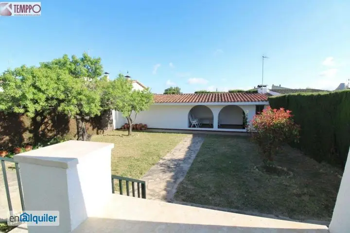 Alquiler Casa Amueblada Santa Oliva 3 Dormitorios Jardin