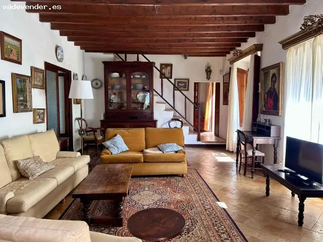 Casa Rústica en Pórtol con Terreno y Encanto Mallorquín