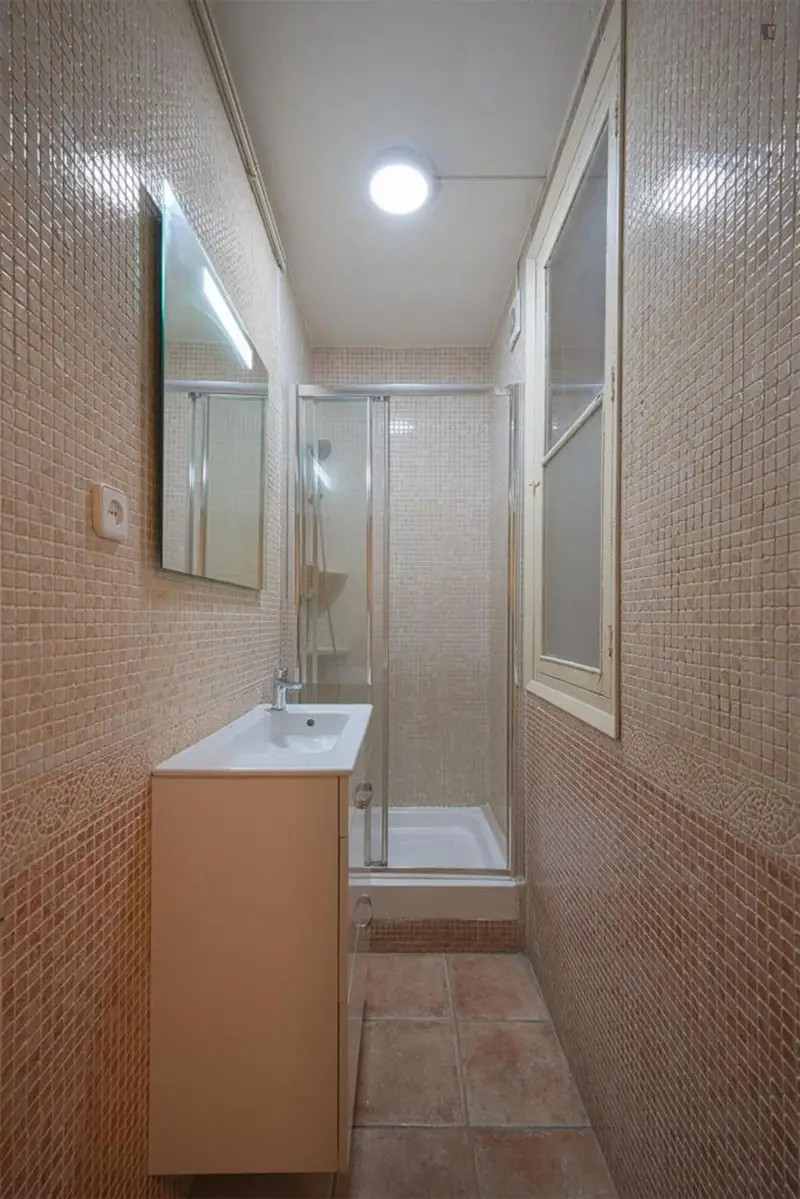 Habitacion Doble con Balcon en Piso de 10 Habitaciones