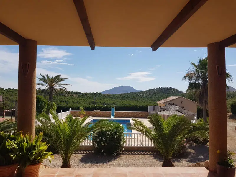 Finca con Encanto en Murcia: Jardin Piscina y Espacios Versatiles