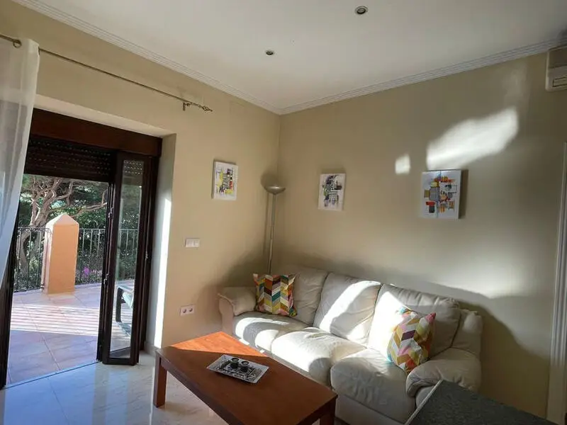 Apartamento 3 Dormitorios Primera Linea de Playa Calahonda