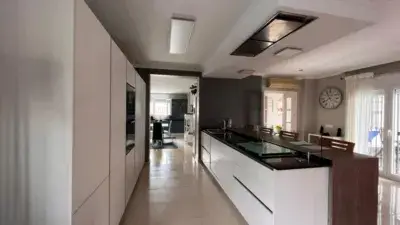 Chalet en Vega del Golf con Piscina y Zona de Ocio
