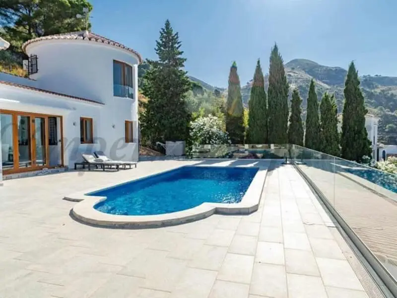 Villa con Piscina Privada cerca de Competa Malaga