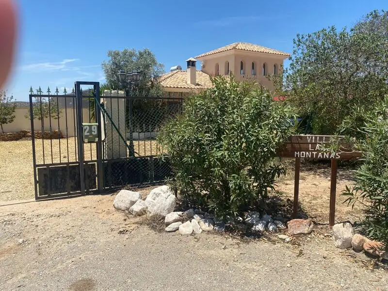 Villa 4 Dormitorios Piscina Urcal Almeria