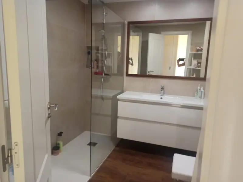 Chalet Pareado en Finestrat con Piscina y Vistas al Mar