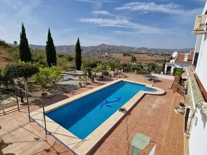 Villa de 5 Dormitorios en Venta cerca de Vinuela