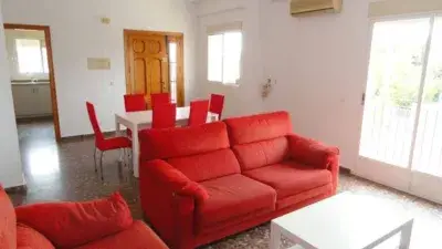 Chalet en venta en Alginet 294m2 con piscina y jardin