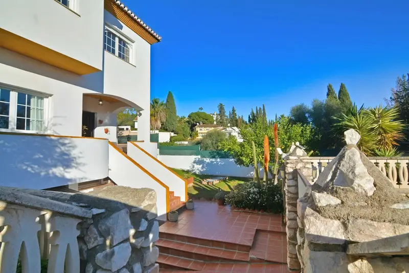 Villa de Lujo 5 Dormitorios Mijas Piscina Garaje Jardín