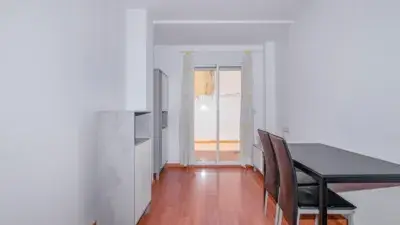 Apartamento en venta en La Zubia con patio y garaje