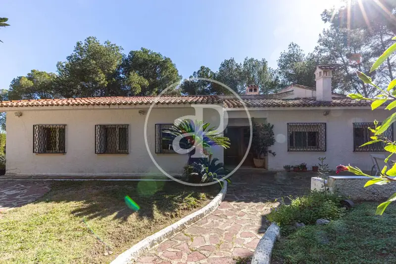 Chalet en venta en Chiva, Valencia