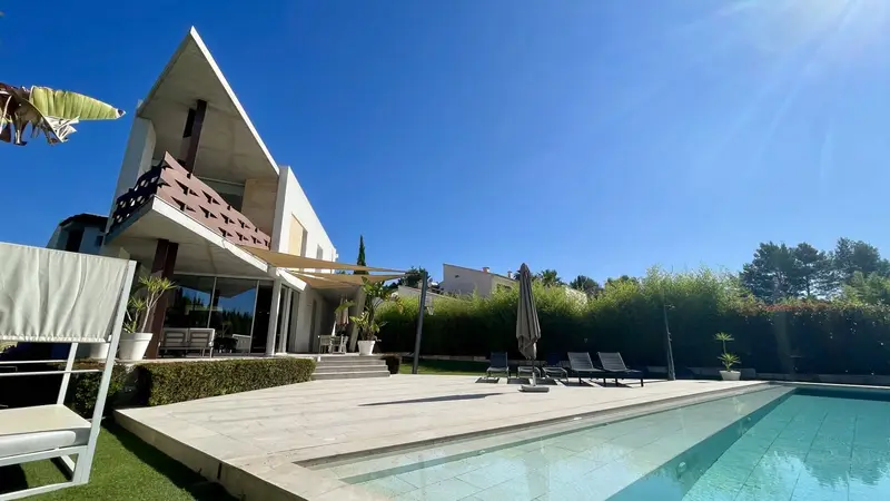 Chalet de Lujo en Crestatx Mallorca 4 Habitaciones Piscina y Gimnasio