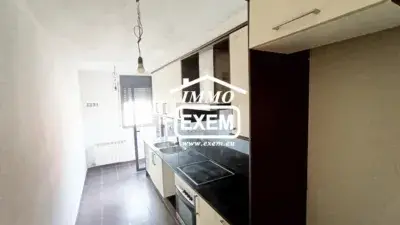 Piso en venta en Alfarràs  3 habitaciones garaje y trastero