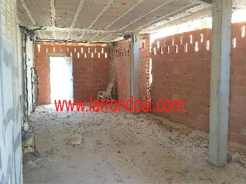 Local Comercial en Benicarló con Terraza y 4 Plazas de Aparcamiento