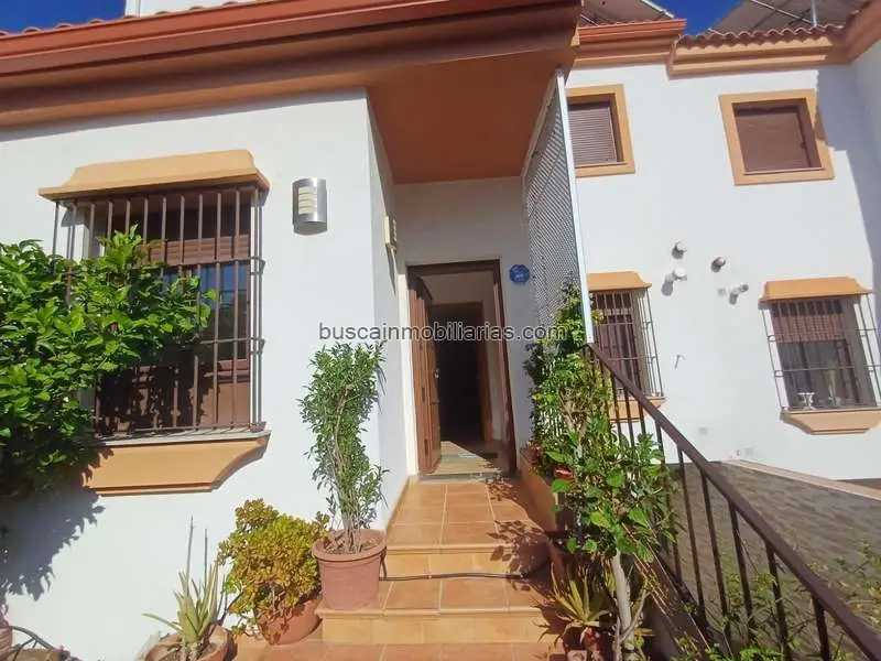 Adosado en Alcalá del Río 261m² 4 Dorm 2 Baños Garaje 80m²