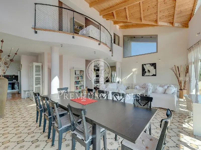 Venta Casa con Patio en Can Suria Olivella