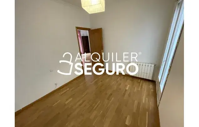 Rent 3 bedroom apartment of 87 m² in Madrid