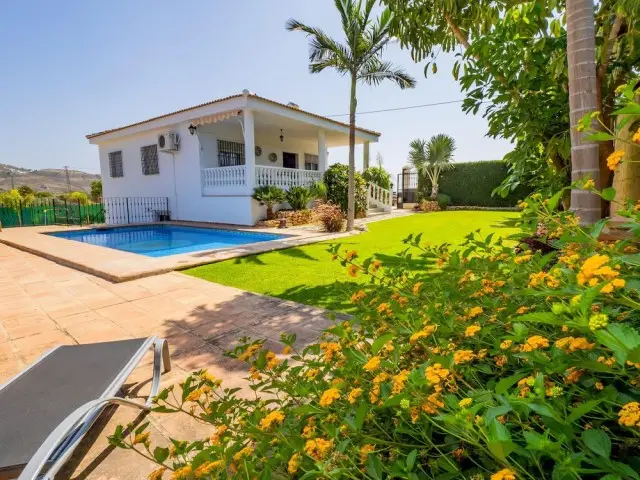 Casa Villa 3 Dormitorios Alquiler Coin Espa	
	
	
	
a