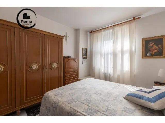 Casa independiente 554m2 4 habitaciones terraza 121m2 atico ascensor