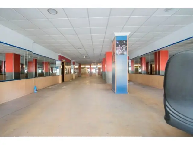 Local Comercial en Granada 247m2 Ideal para Gimnasio u Otros Negocios