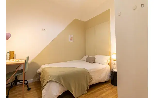 Alquiler Apartamento 6 Dormitorios Barcelona 3-24 Meses