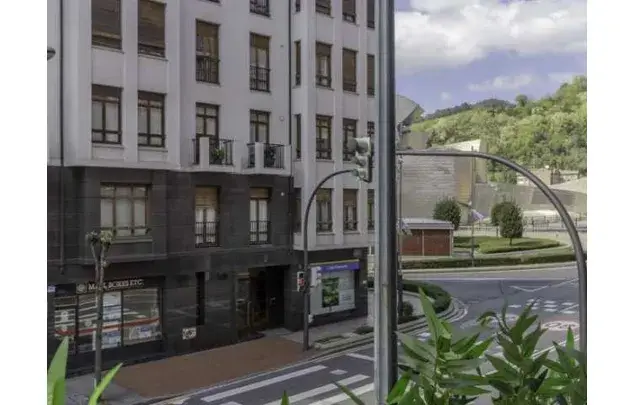 Apartamento 3 Dormitorios Bilbao Abando Amueblado