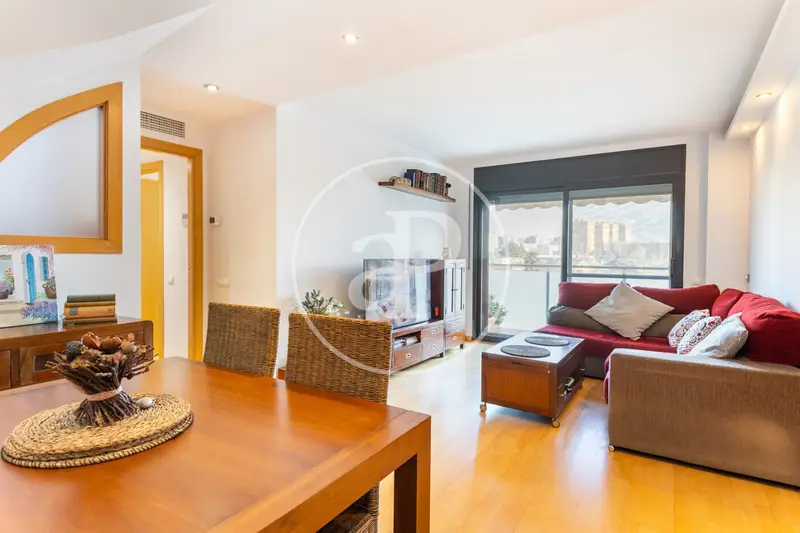 Ático en Venta Can Alzamora 120m2 4 habitaciones Terraza 80m2 Parking Trastero