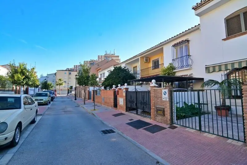 Villa de 3 Dormitorios en Fuengirola Pueblo Lopez