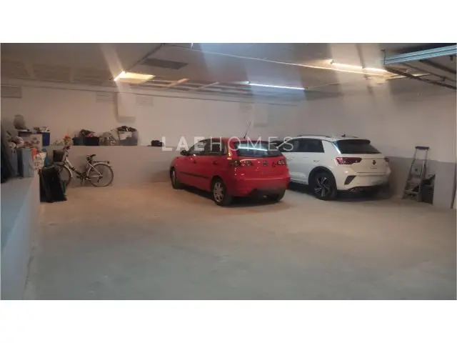 Garaje 98m2 Amara Puerta Motorizada Lavadero