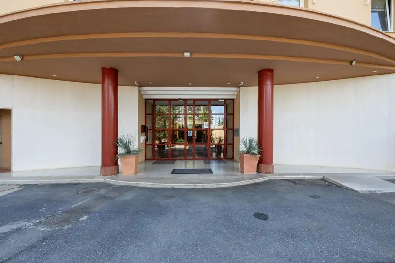 Estudio en venta en Granada ciudad: 59m2, garaje y piscina