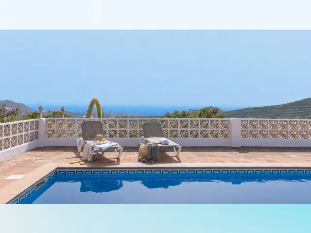 Casa Rural con Piscina cerca de Frigiliana Malaga