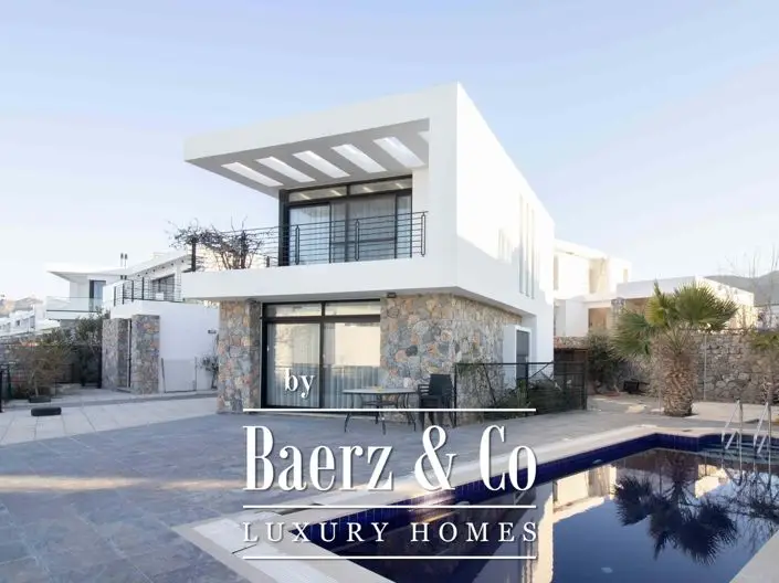Villa de Lujo con Piscina Privada en Venta