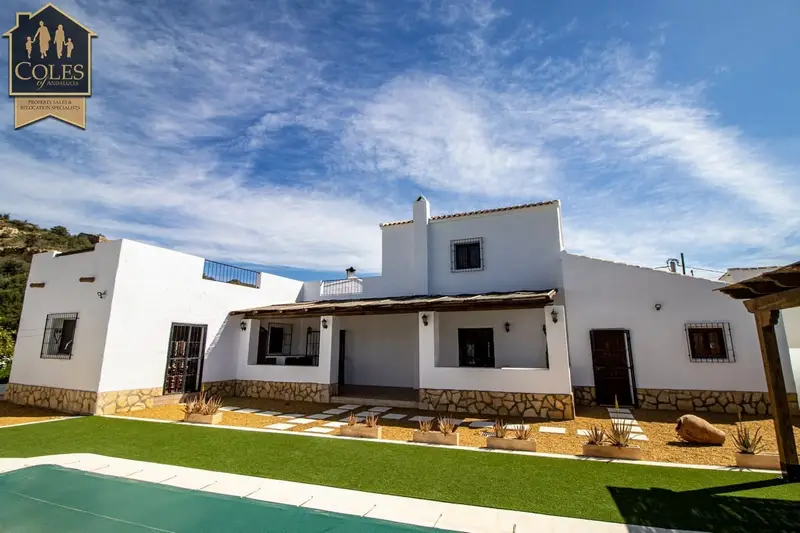 Chalet en Venta Los Alías Sorbas Almería Villa Rural Moderna