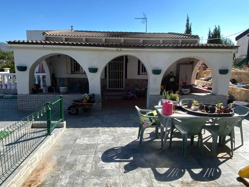 Villa de Lujo con 5 Cuartos Sax Alicante