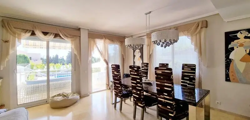 Villa de Lujo en Torrevieja 5 Dormitorios Spa Piscina Privada