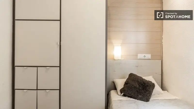 Apartamento 4 Dormitorios 1 Baño Madrid