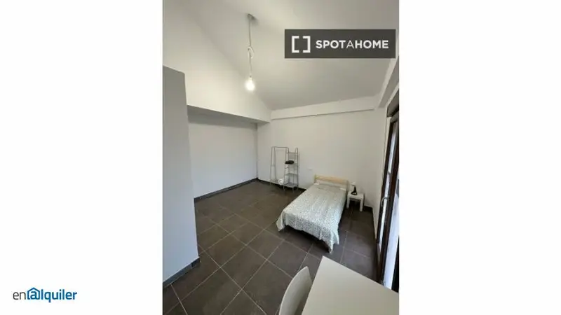 Habitacion Amueblada en Granada con Terraza