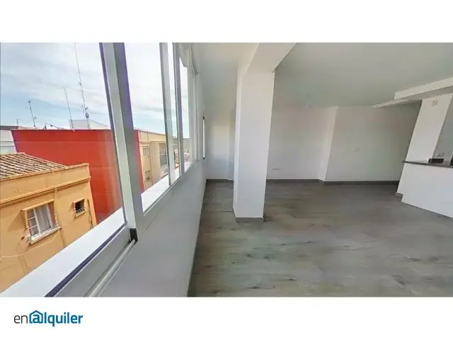 Alquiler piso con 2 habitaciones Poble nou