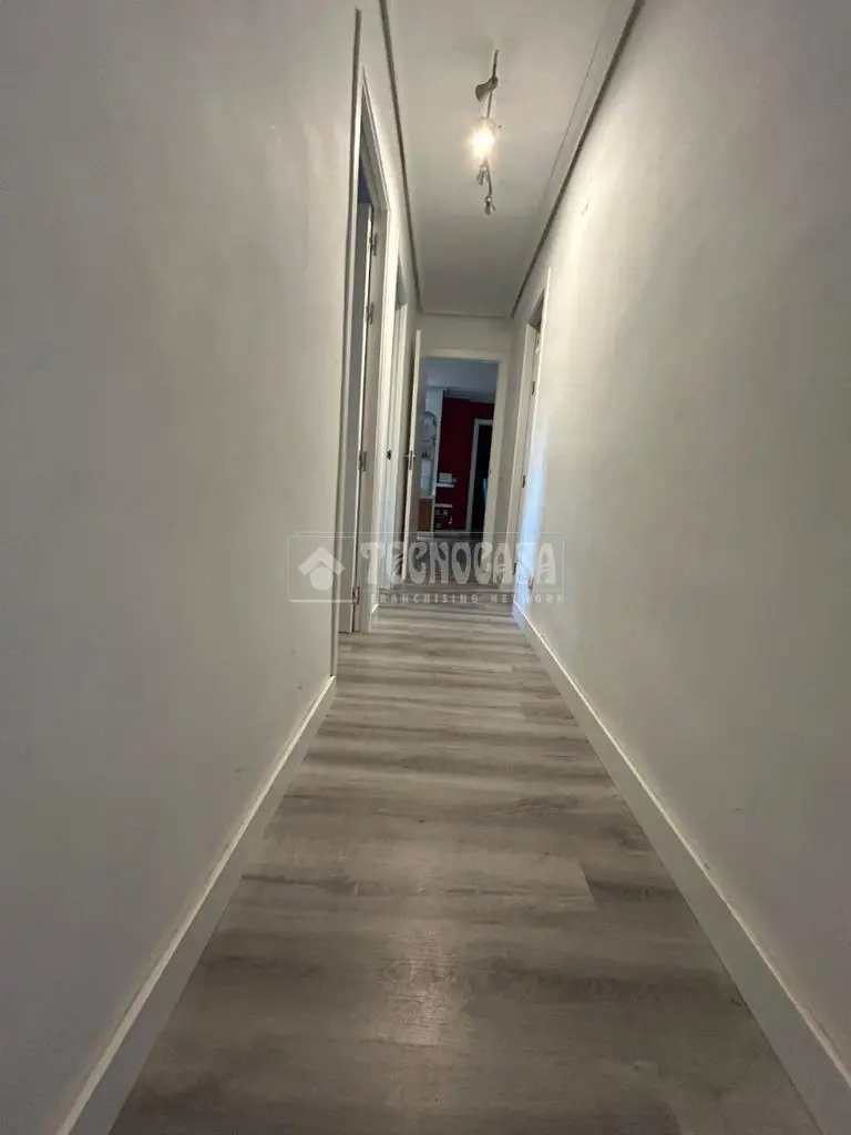 Piso Reformado en Pino Montano con Ascensor