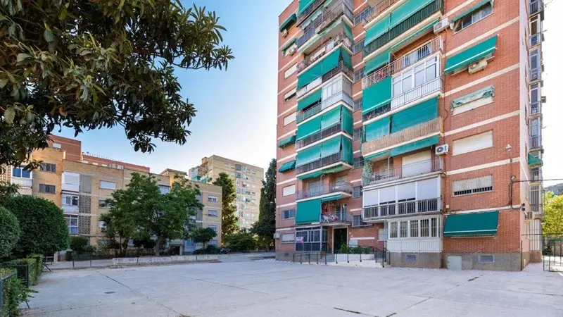 Piso para reformar 105m2 4 dormitorios Calle Luz Casanova