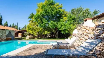 Chalet en venta en La Pobla de Vallbona 453m2