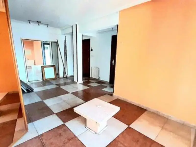 Piso en Santutxu Bilbao 75m2 3 dormitorios 1 Baño Exterior Reforma
