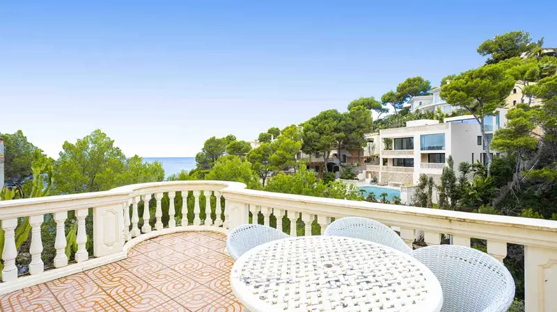 Chalet en Costa de la Calma Mallorca con Vistas al Mar y Piscina Privada