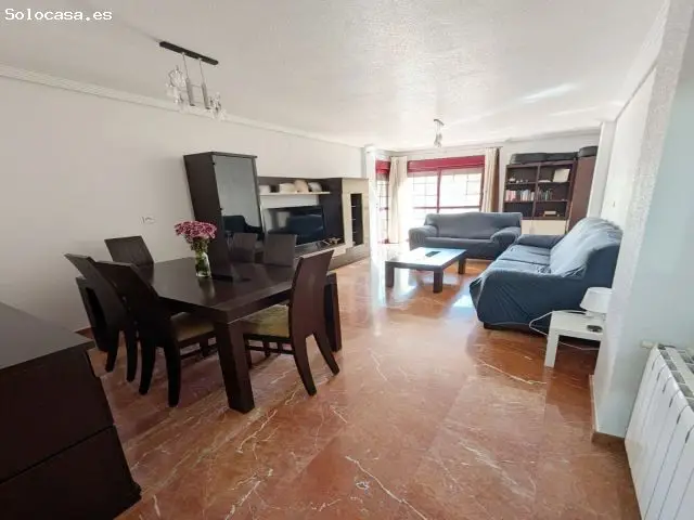 Apartamento en Orihuela Centro con 4 Habitaciones y Garaje