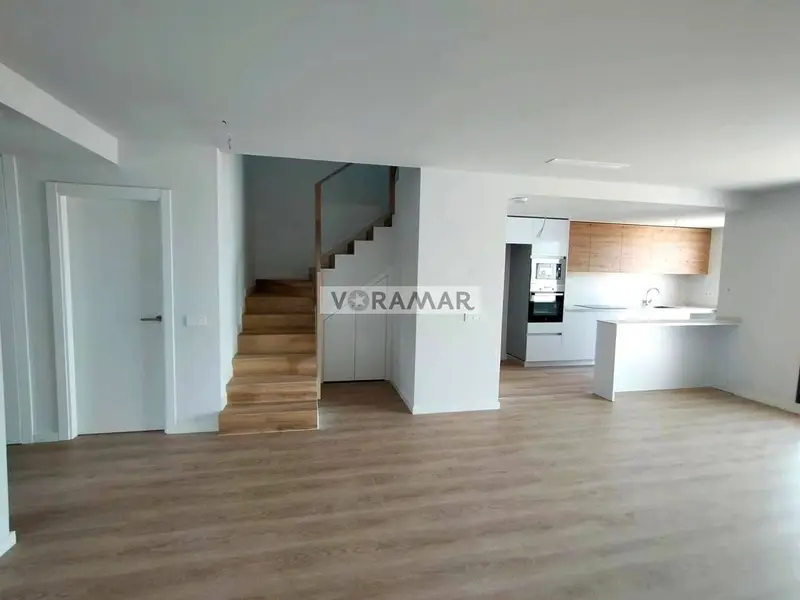 Chalet Adosado en Bétera Valencia 4 Dormitorios 3 Baños