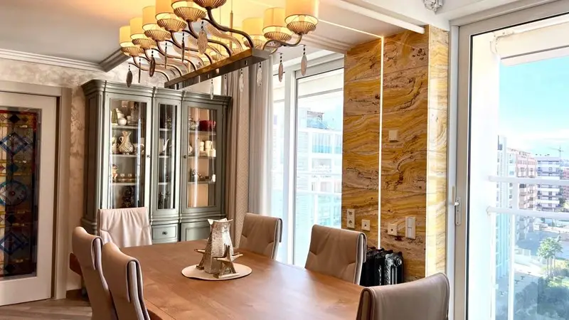 Ático Dúplex de Lujo en Alicante 404m² con Terraza y Vistas al Mar